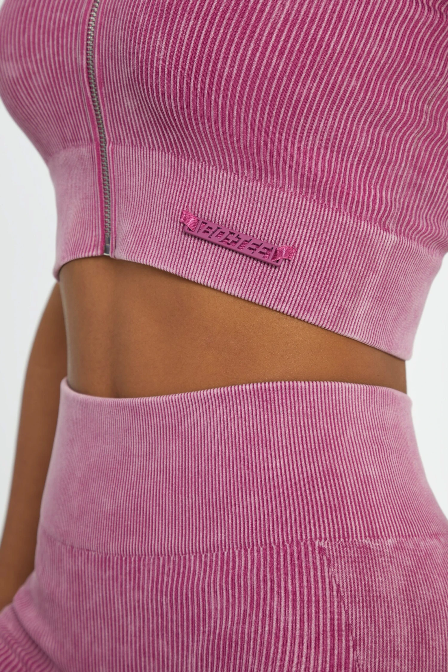 Short Sleeve Zip Crop Top In Dark Pink 7 Short Sleeve Zip Crop Top In Dark Pink - Image 5