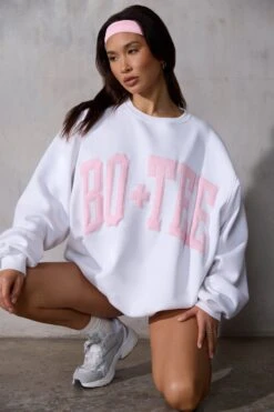Oversized Sweatshirt In Baby Pink Print 13 Oversized Sweatshirt In Baby Pink Print -Sculpt Sets Body BT0515 7 White Pink Print Oversized Jumper