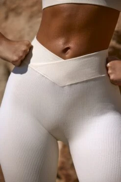 High Waist FlexiRib Leggings In Bone 12 High Waist FlexiRib Leggings In Bone -Sculpt Sets Body BT0714 7 Resolute Ivory Full Lenght Leggings 1