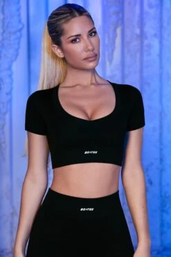 V Neck Short Sleeve Crop Top In Black