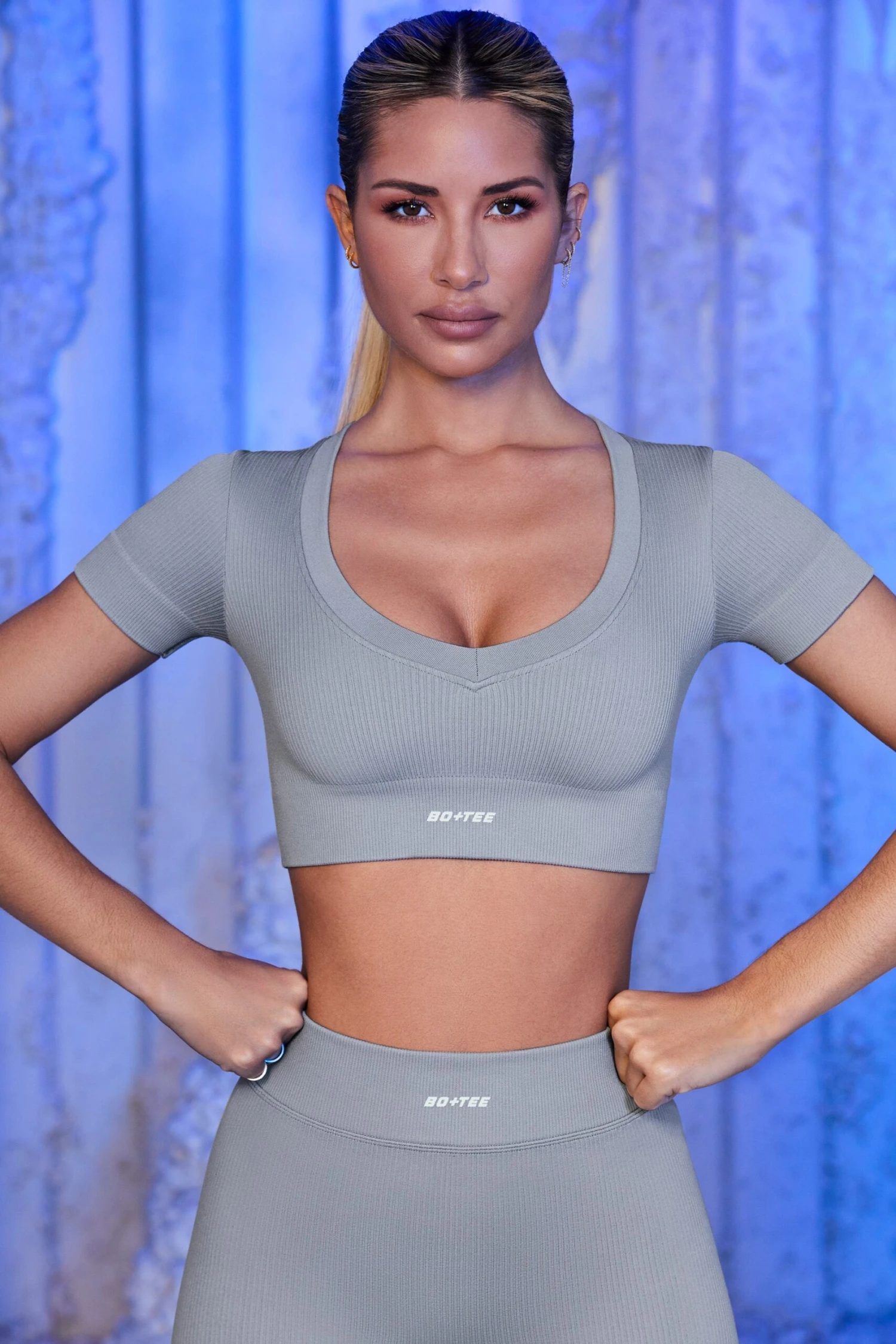V Neck Short Sleeve Crop Top In Grey 2 V Neck Short Sleeve Crop Top In Grey